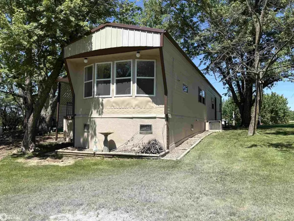 5256 4Th ST, Melrose, IA 52569