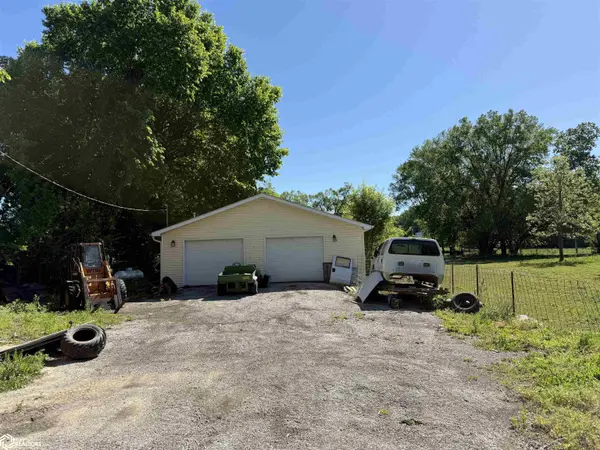 101 N 6Th ST, Farmington, IA 52626
