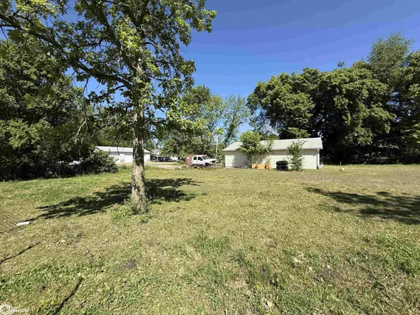 101 N 6Th ST, Farmington, IA 52626