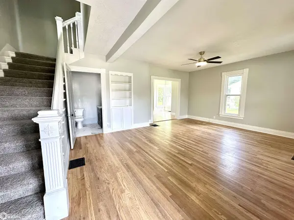 1016 Elm ST, Grinnell, IA 50112
