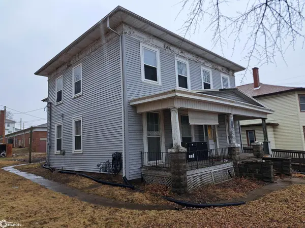 105 S 6Th ST, Burlington, IA 52601