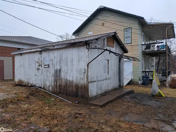 105 S 6Th ST, Burlington, IA 52601