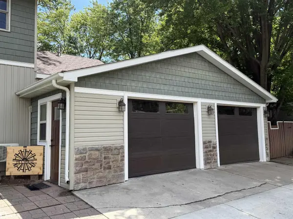 715 S 12th ST, Clear Lake, IA 50428