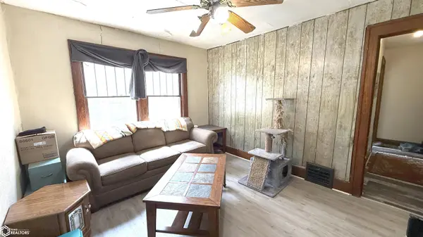 321 3rd ST, Mason City, IA 50401