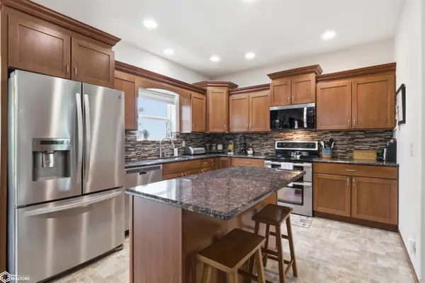 24120 M AVE #5, Grundy Center, IA 50638