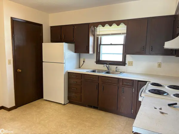 2514-2516 Sunset DR, Iowa Falls, IA 50126