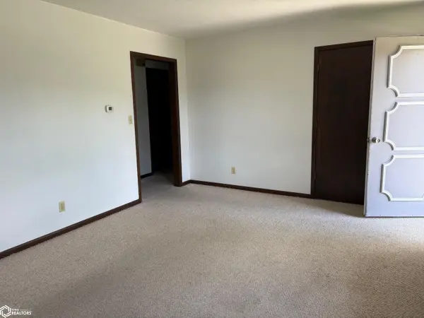 2514-2516 Sunset DR, Iowa Falls, IA 50126