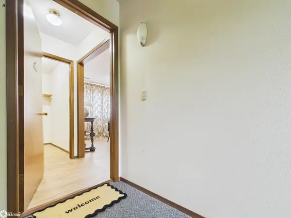 303 S 2nd ST #A, Oskaloosa, IA 52577