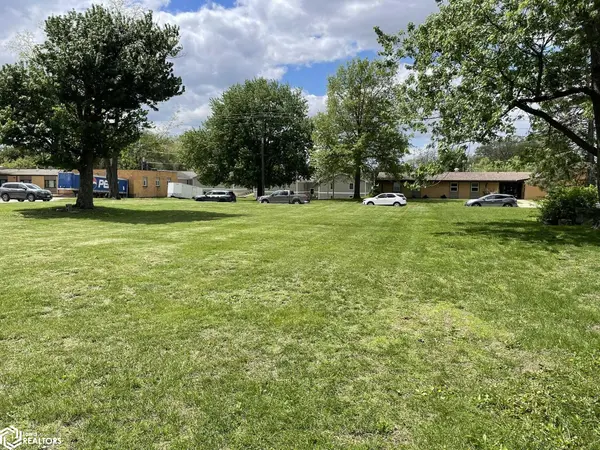 TBD Douglas AVE, Burlington, IA 52601