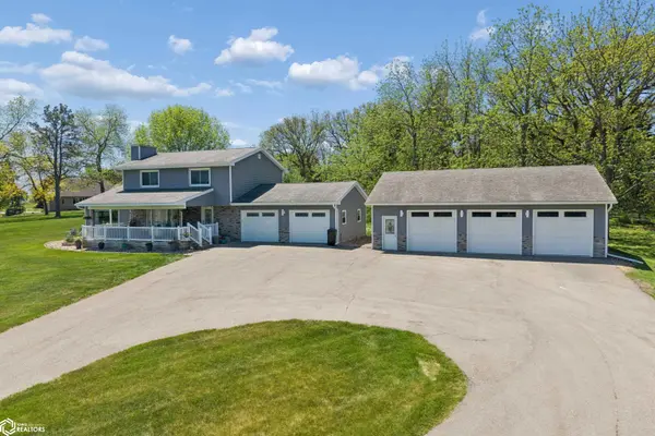 74 Four Winds DR, Clear Lake, IA 50428