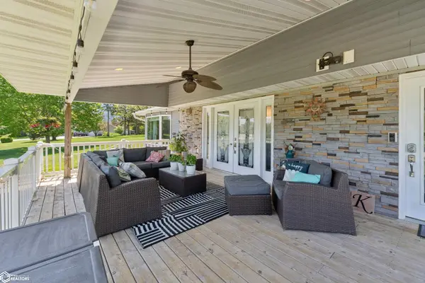 74 Four Winds DR, Clear Lake, IA 50428