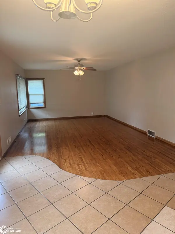 19 Morningside DR, Denison, IA 51442