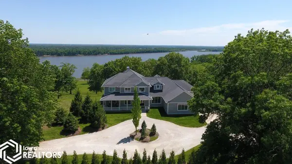 5007 FERRES LN, Burlington, IA 52601
