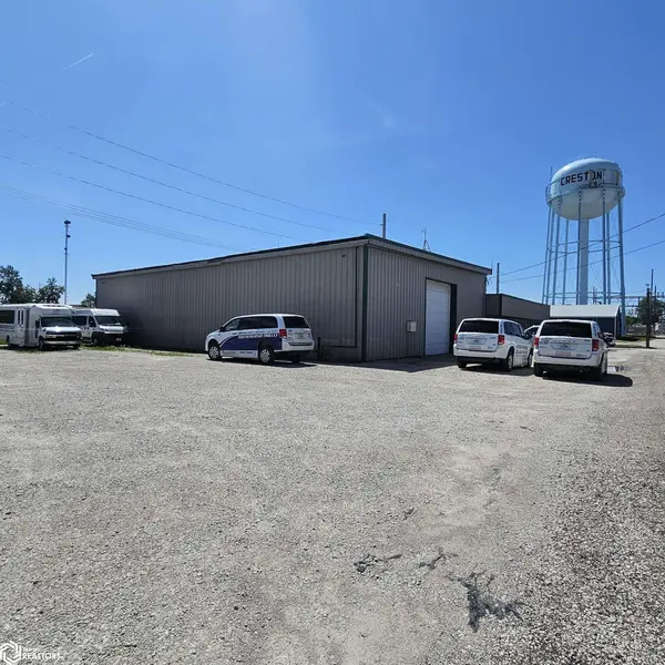215 E Montgomery ST, Creston, IA 50801