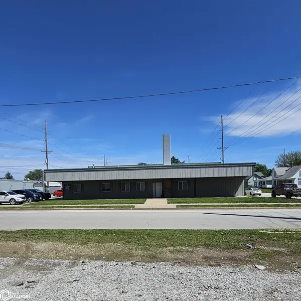 215 E Montgomery ST, Creston, IA 50801