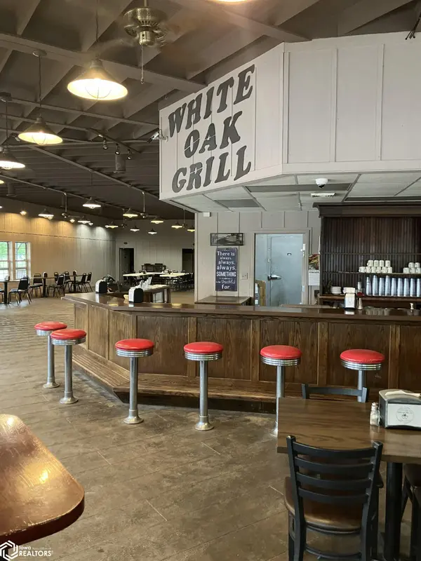102 W Main St, Exline, IA 52555