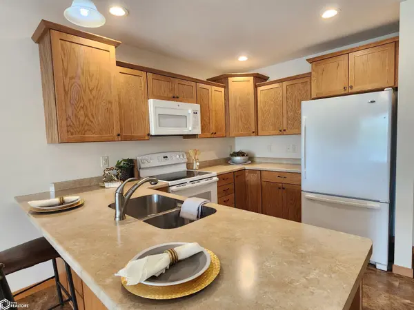 809 7th Ave N #301 #301, Clear Lake, IA 50428
