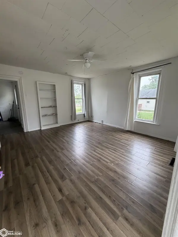 1307 10Th ST, Eldora, IA 50627