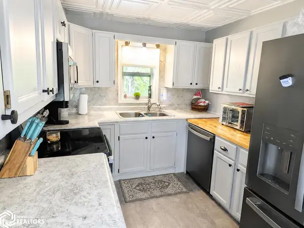 1363 Wilson Ave, Brooklyn, IA 52211