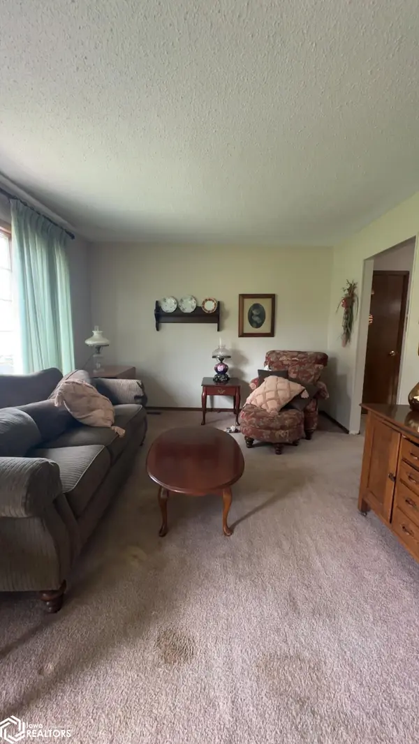 1995 Knight ST, Nauvoo, IL 62354
