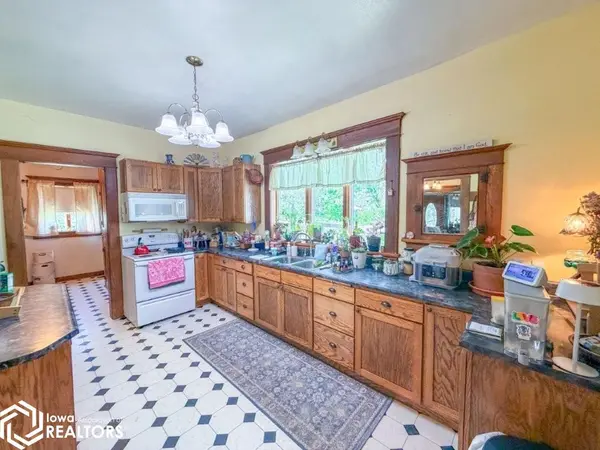 1440 170th ST, Hampton, IA 50441