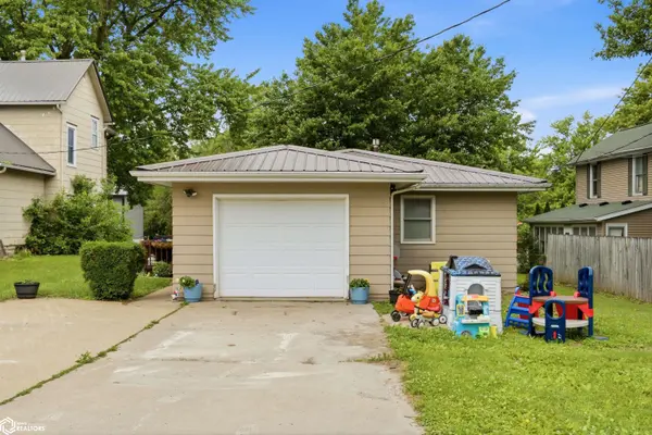 310 N Pine ST, New London, IA 52645