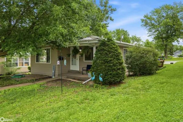 310 N Pine ST, New London, IA 52645