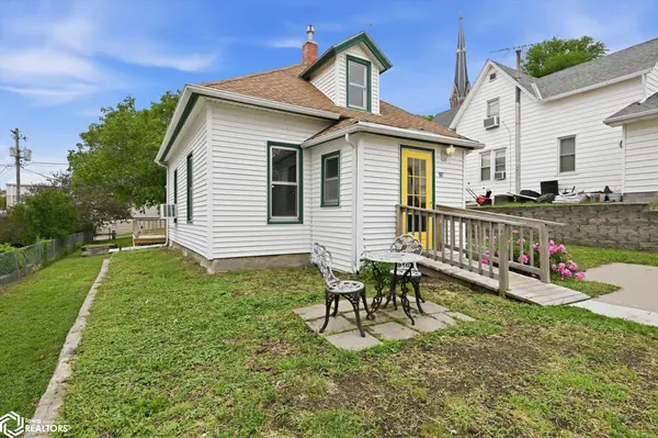 107 2nd AVE, Earling, IA 51530