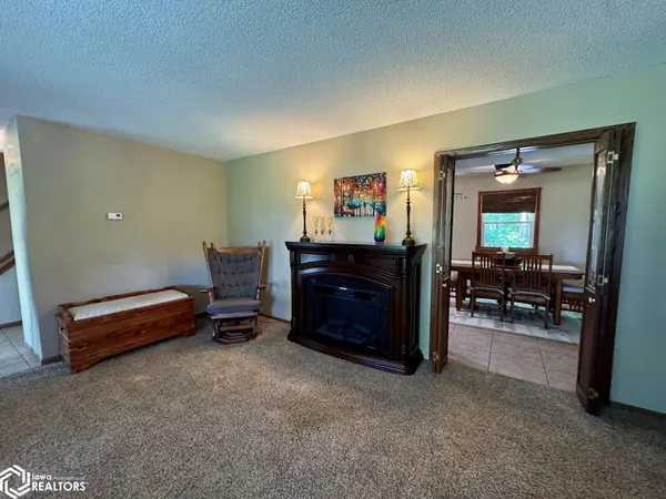 8641 Sycamore RD, Danville, IA 52623