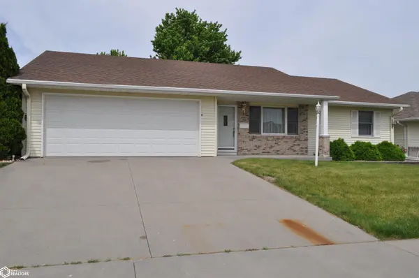 1609 Edgewood DR, Carroll, IA 51401