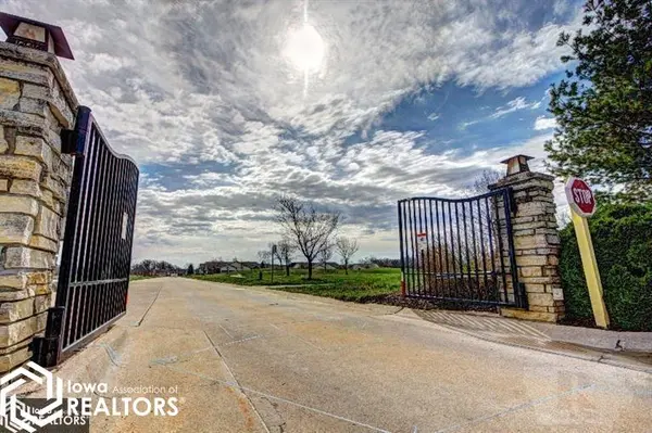 Lot 20 Oak Hills DR, Burlington, IA 52601