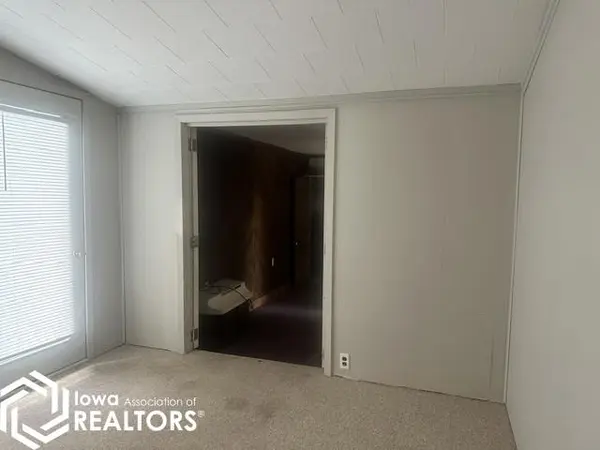540 NE 2nd ST, Britt, IA 50423