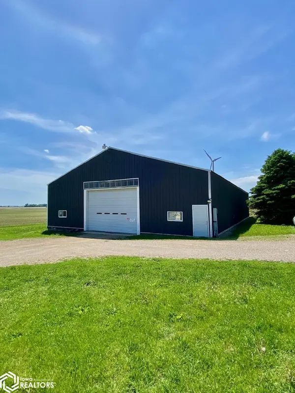 563 390Th ST, Hanlontown, IA 50444