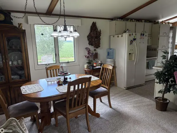 2143 Meekers Landing RD, Oakville, IA 52646