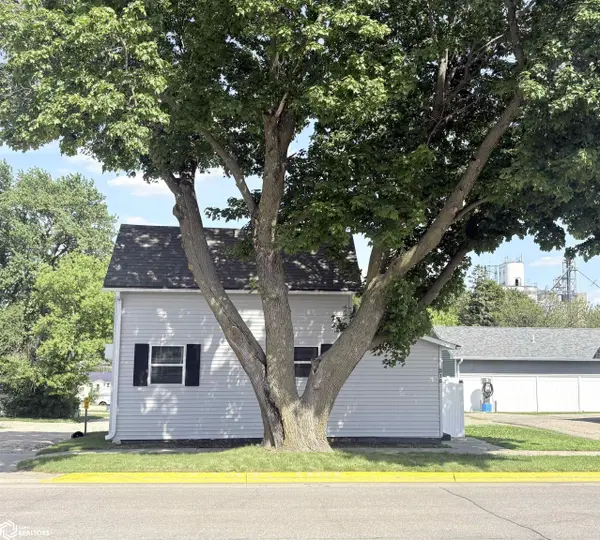 215 N 4th ST, Forest City, IA 50436
