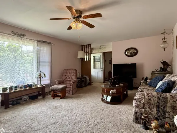 702 Chicago ST, Audubon, IA 50025