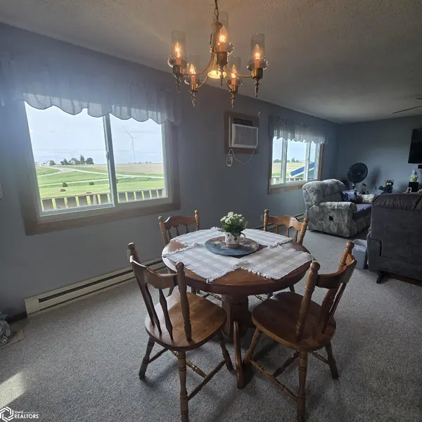 1307 Irvine AVE, New Sharon, IA 50207