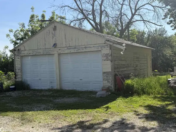 2685 Roosevelt Avenue, Badger, IA 50516