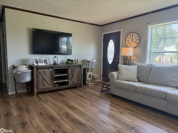 11990 245Th ST, Mediapolis, IA 52637