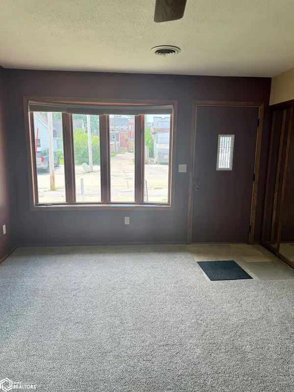 111 2Nd AVE, Clarion, IA 50525