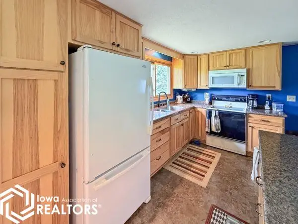 2024 Violet AVE, Aredale, IA 50605