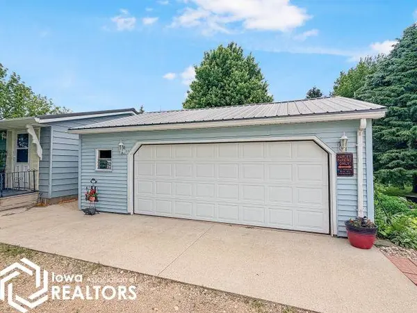 2024 Violet AVE, Aredale, IA 50605