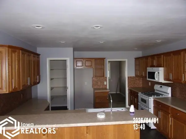 209 5Th AVE, Badger, IA 50516