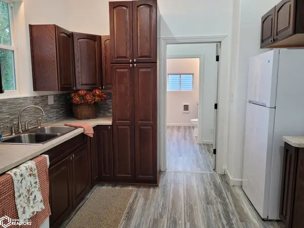 908 S Main ST, Sigourney, IA 52591