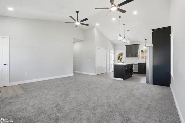 1301 E Wabash ST, Carthage, IL 62321