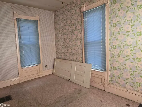 106 W Main ST, Brighton, IA 52540
