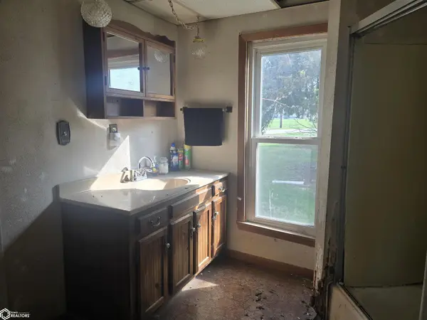 106 W Main ST, Brighton, IA 52540