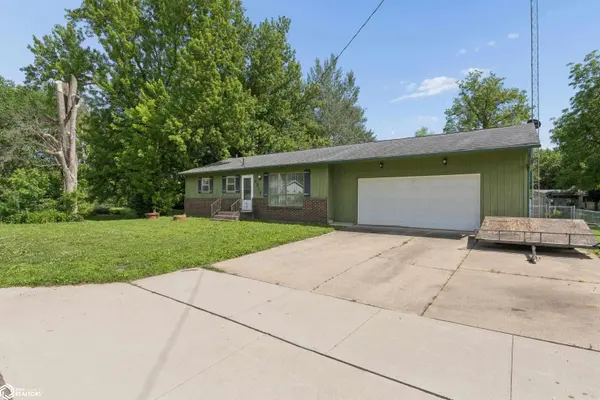 2317 24th ST, Mason City, IA 50401