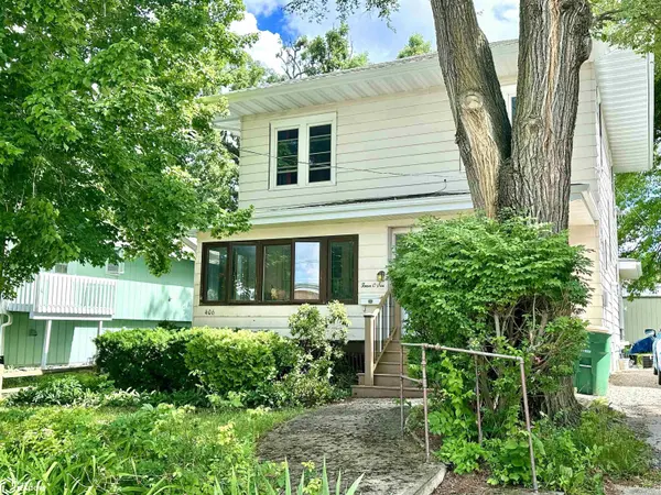 406 W Carpenter AVE, Fairfield, IA 52556