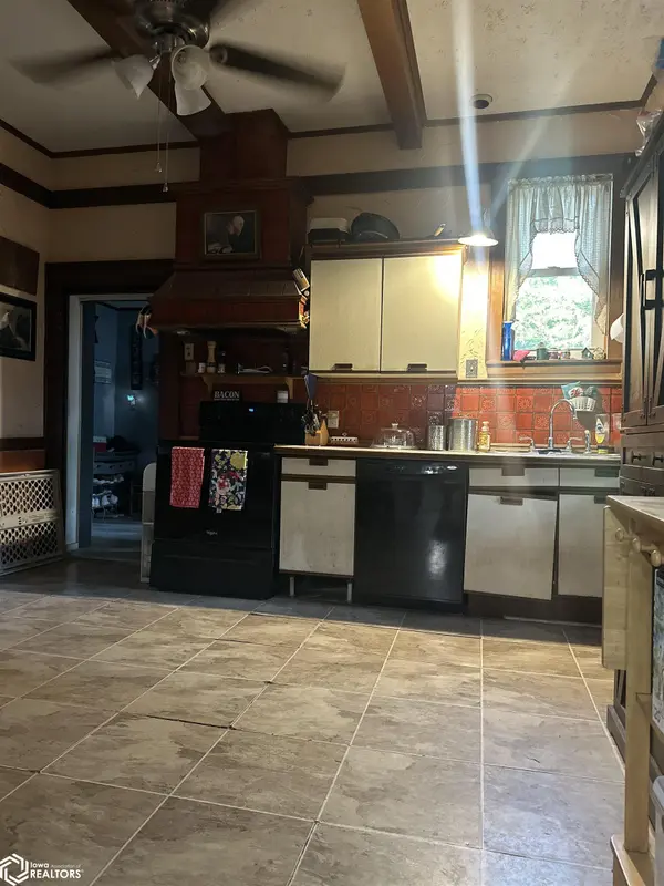 402 N Park ST, Mediapolis, IA 52637